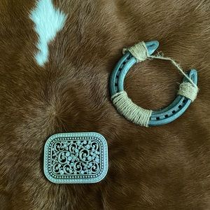 Bejeweled belt buckle